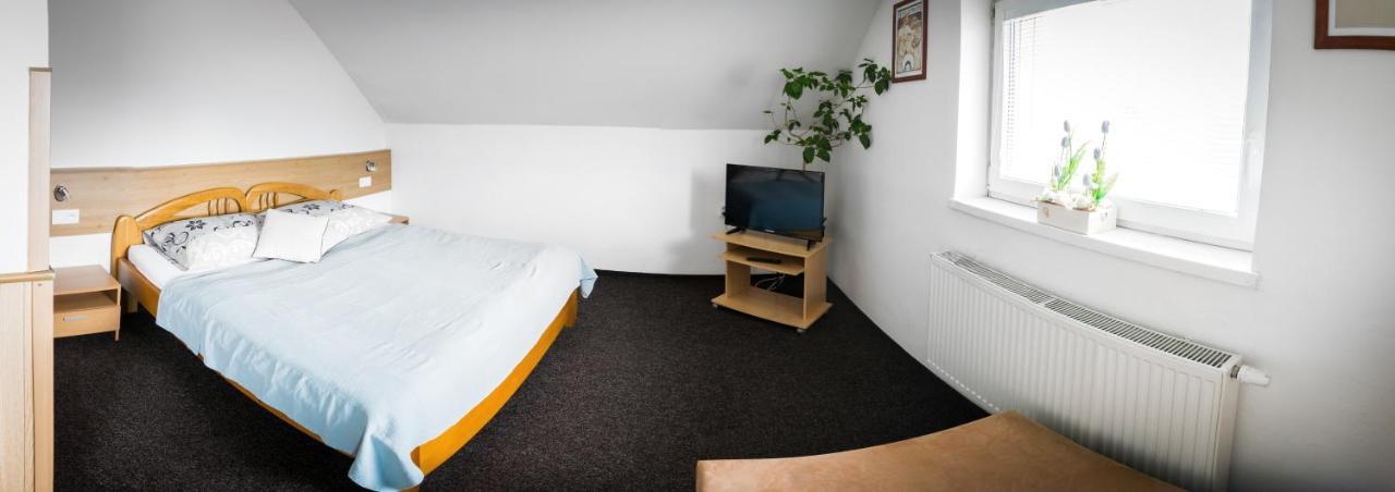 Penzion Marco Polo Vrútky Exterior foto
